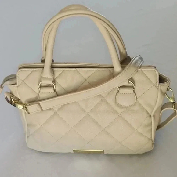 Betsey Johnson 2010s Quilted Bow Cream Crossbody Satchel Pink Lining - Picture 3 of 16